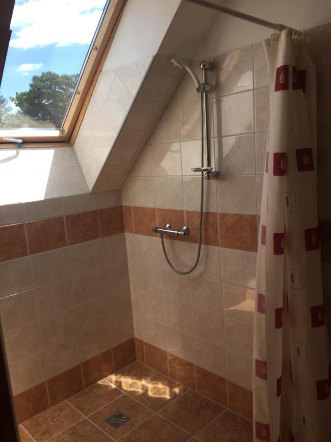 Hableany Etterem, Pizzeria Es Vendeghaz Bed & Breakfast Balatonmariafurdo Exterior photo