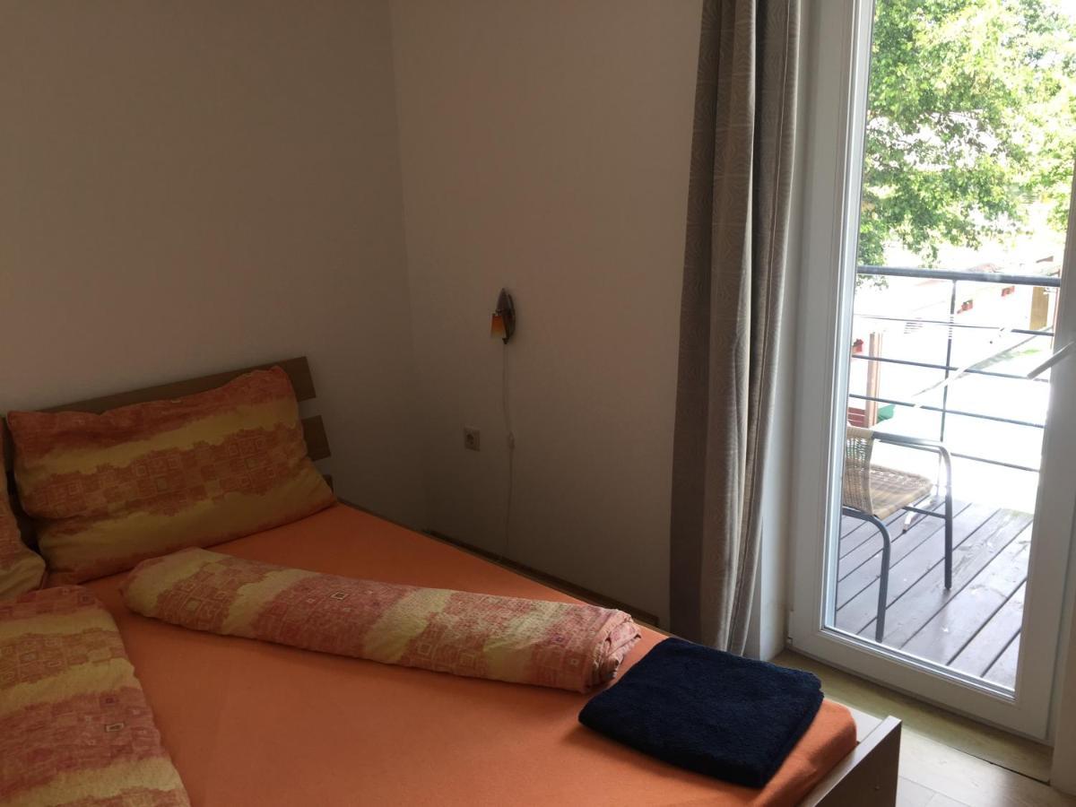 Hableany Etterem, Pizzeria Es Vendeghaz Bed & Breakfast Balatonmariafurdo Exterior photo