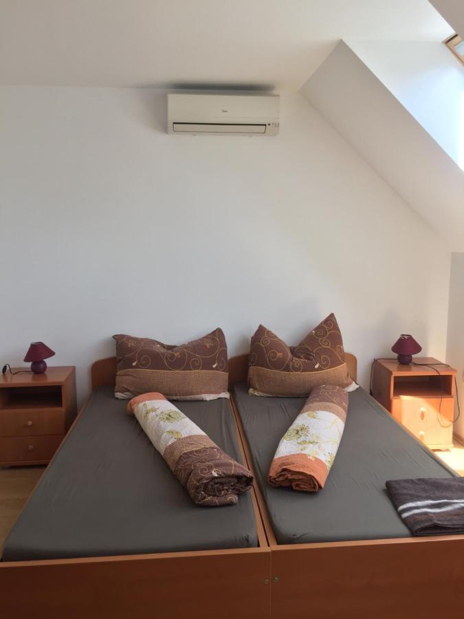 Hableany Etterem, Pizzeria Es Vendeghaz Bed & Breakfast Balatonmariafurdo Exterior photo