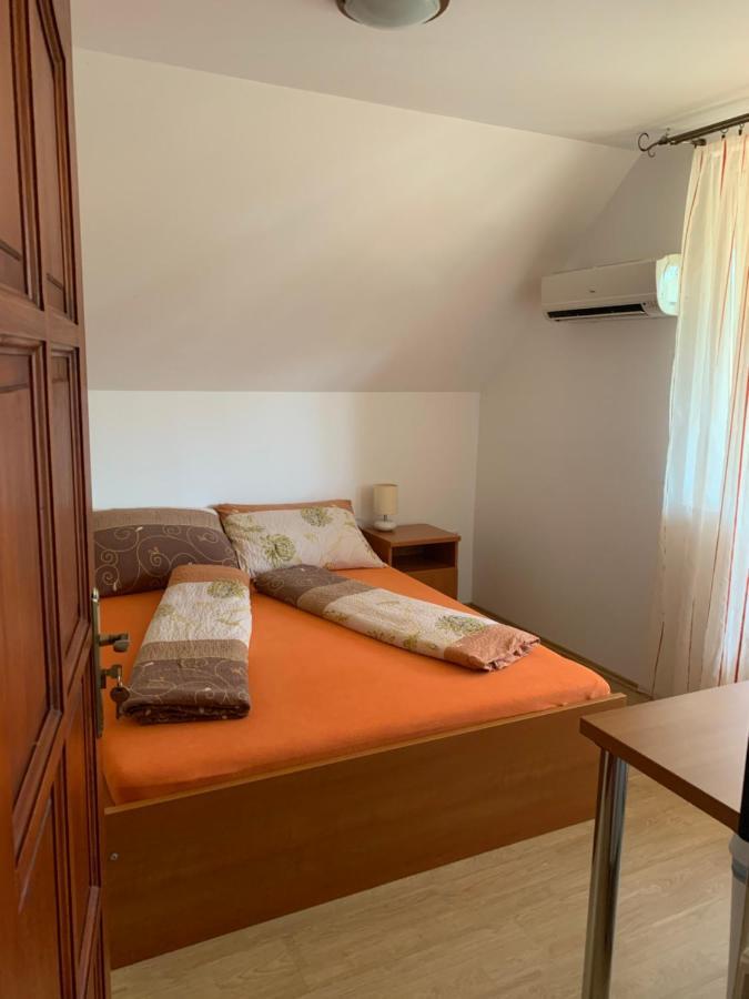 Hableany Etterem, Pizzeria Es Vendeghaz Bed & Breakfast Balatonmariafurdo Exterior photo