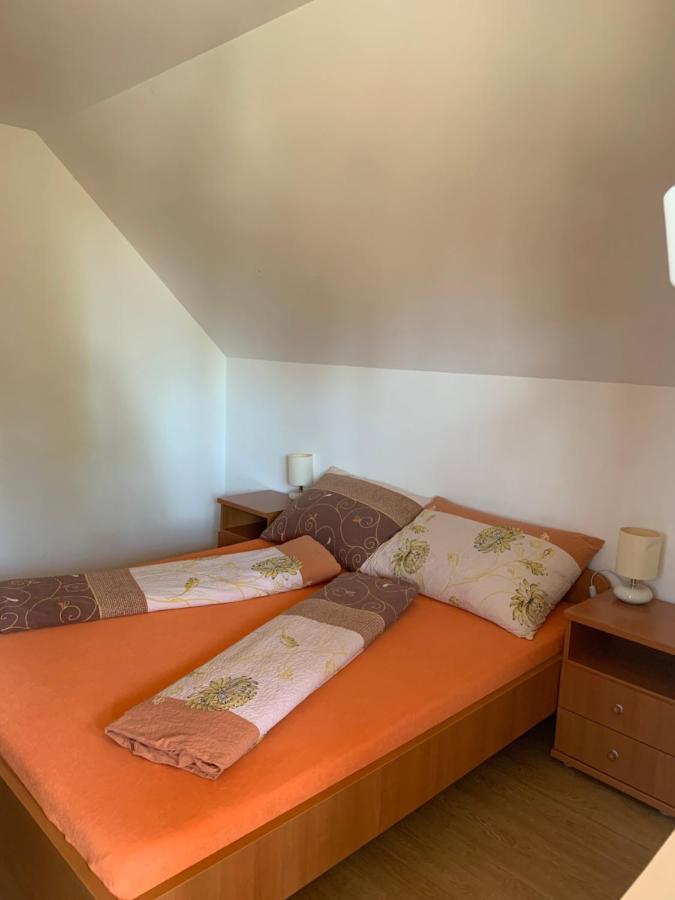 Hableany Etterem, Pizzeria Es Vendeghaz Bed & Breakfast Balatonmariafurdo Exterior photo